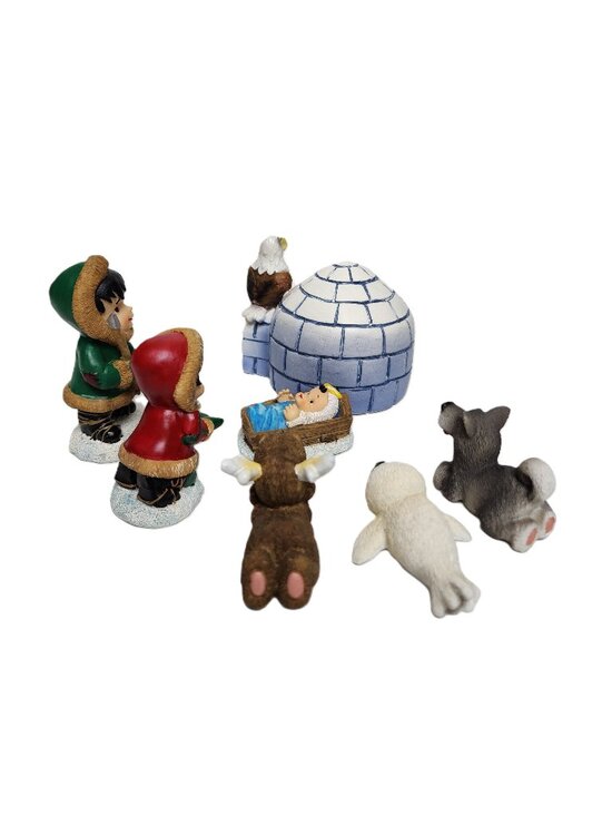 Holiday Eskimo Nativity Set: 7 Piece New Old Stock in Original Packaging - Picture 4 of 5
